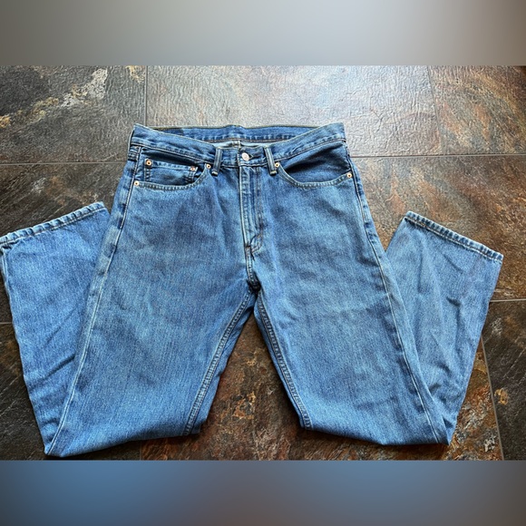 Men’s Levi’s 505 straight leg medium dark wash. Size 34 x 30 - Picture 5 of 11